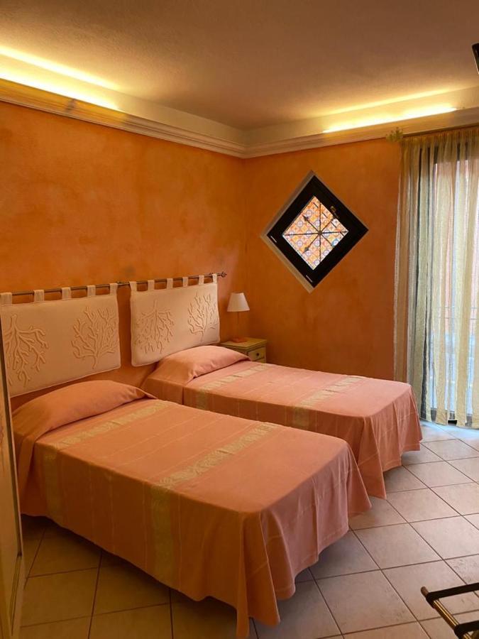 B&B Le Farfalle Palau Εξωτερικό φωτογραφία