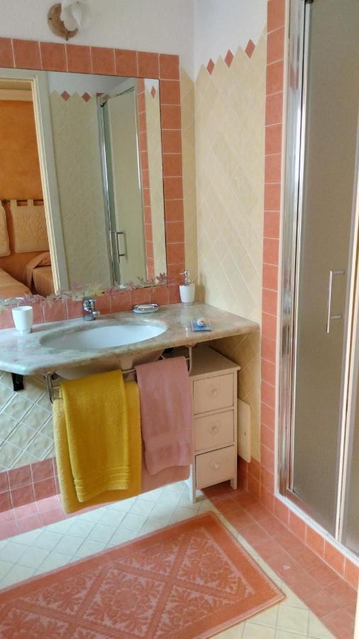B&B Le Farfalle Palau Εξωτερικό φωτογραφία