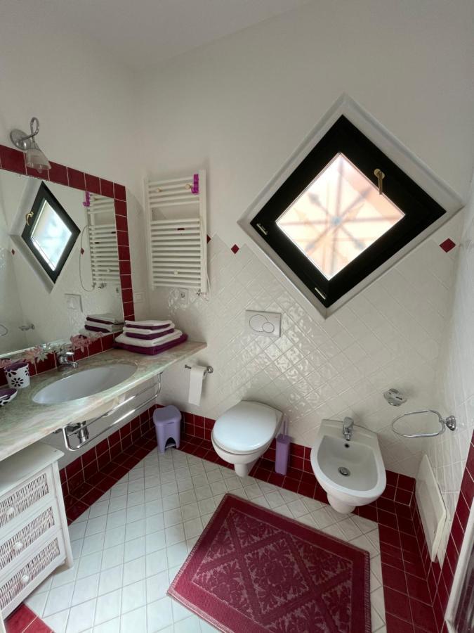 B&B Le Farfalle Palau Εξωτερικό φωτογραφία