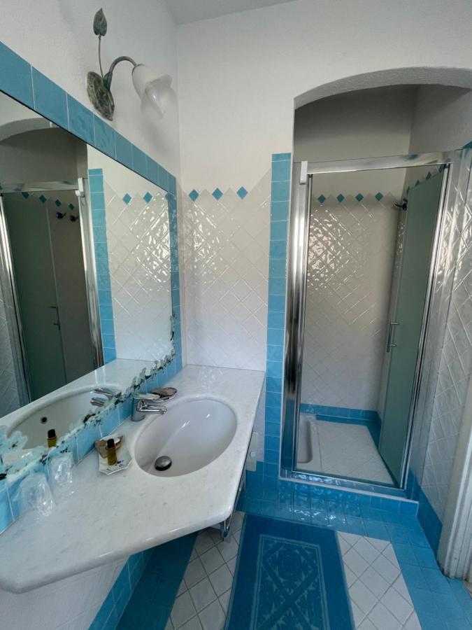 B&B Le Farfalle Palau Εξωτερικό φωτογραφία