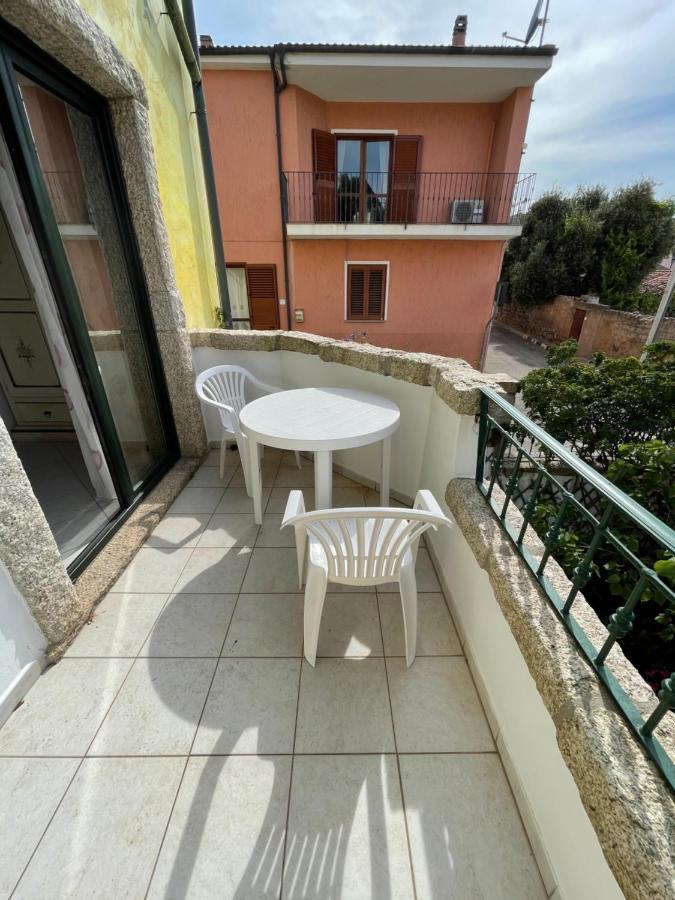 B&B Le Farfalle Palau Εξωτερικό φωτογραφία