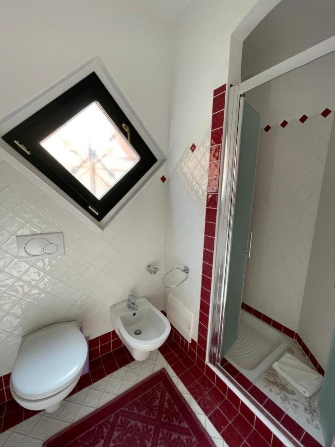 B&B Le Farfalle Palau Εξωτερικό φωτογραφία