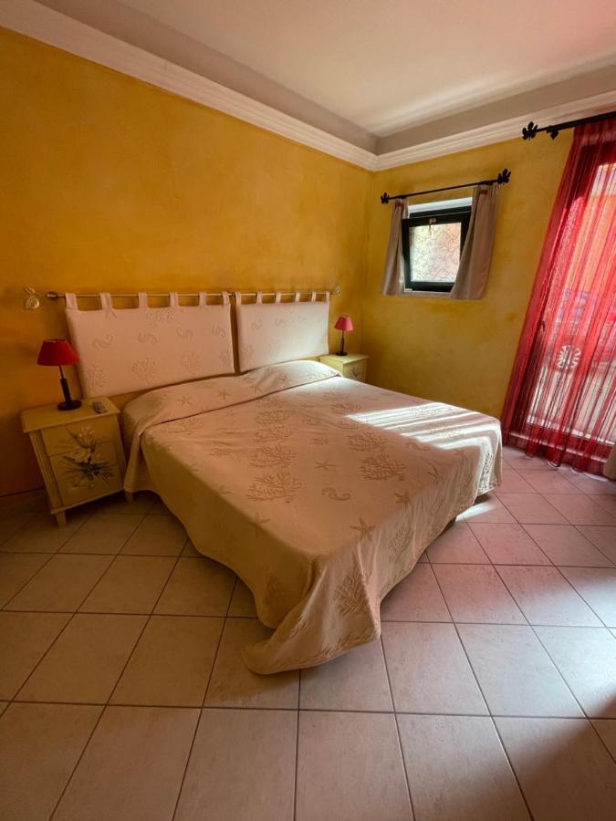 B&B Le Farfalle Palau Εξωτερικό φωτογραφία