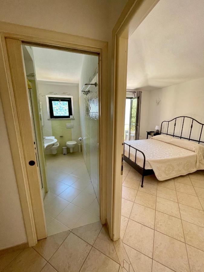 B&B Le Farfalle Palau Εξωτερικό φωτογραφία