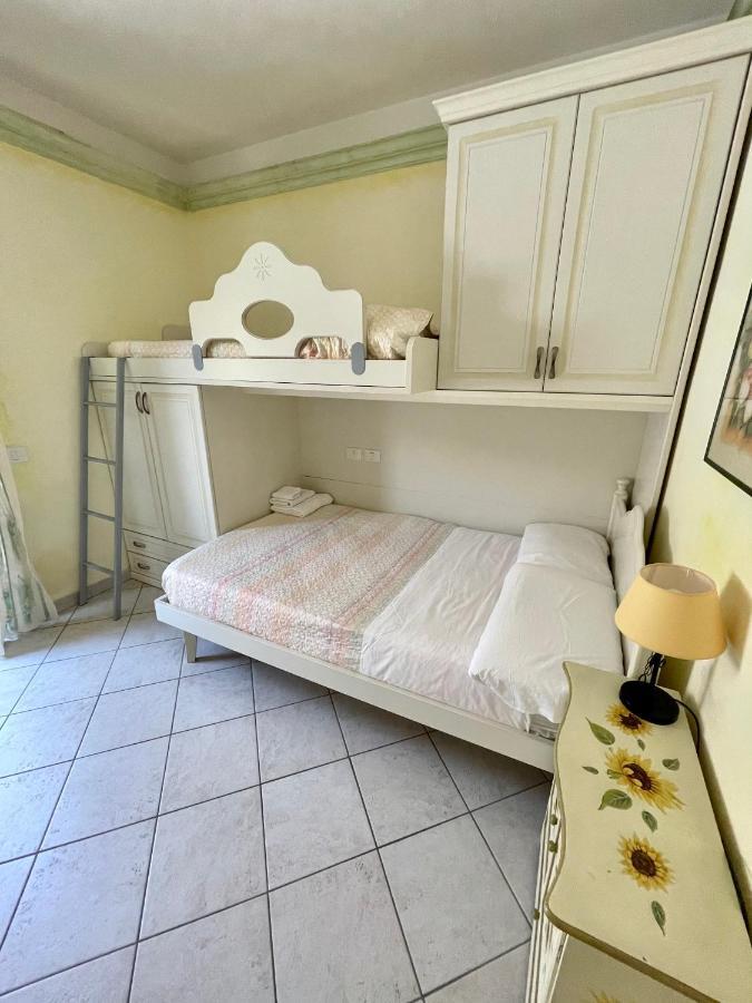 B&B Le Farfalle Palau Εξωτερικό φωτογραφία