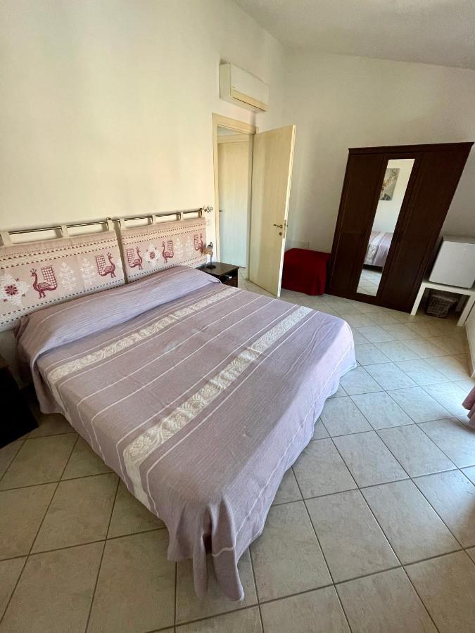 B&B Le Farfalle Palau Εξωτερικό φωτογραφία